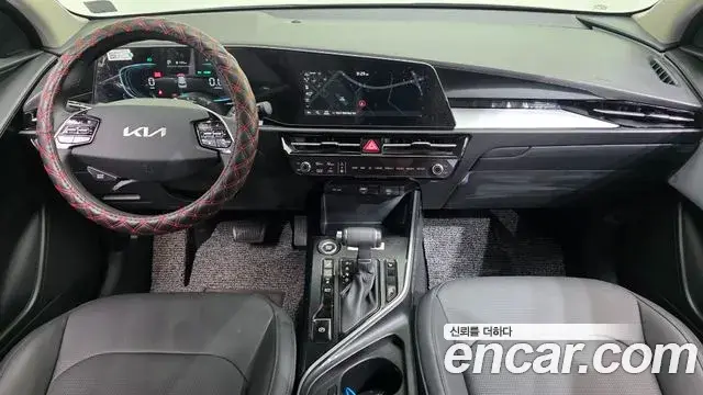 Kia Niro 2025 — ფოტო 18/20