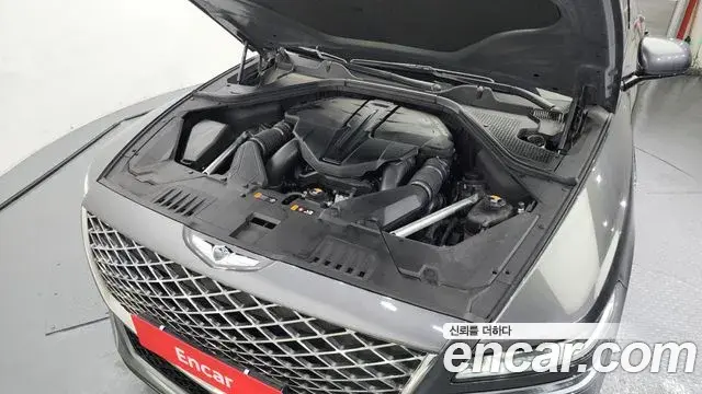 Genesis GV80 2021 — ფოტო 17/20