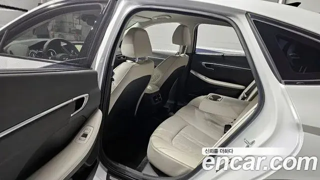 Hyundai Sonata Hybrid 2021 — Şəkil 9/20
