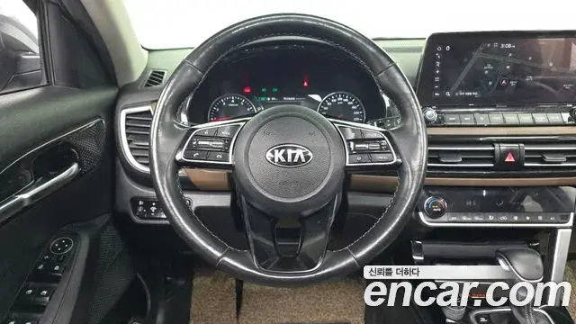 Kia Seltos 2021 — Photo 18/20