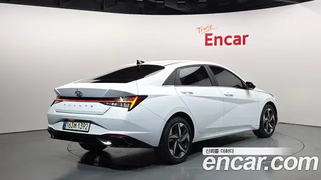 Hyundai The New Avante Hybrid 2021 — Photo 7/20
