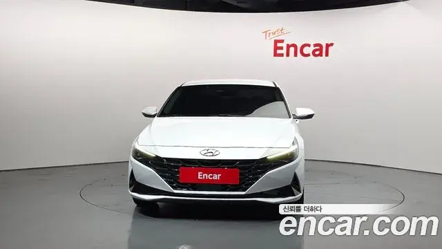 Hyundai The New Avante Hybrid 2021 — Photo 13/20