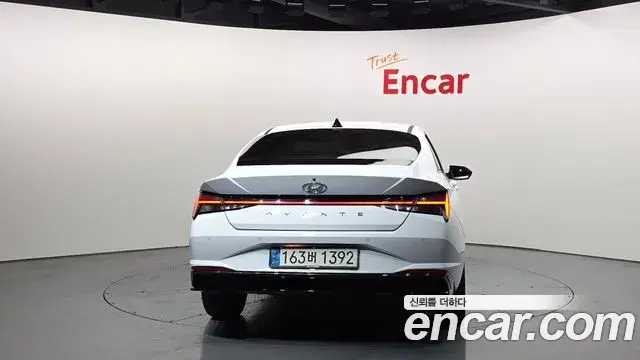 Hyundai The New Avante Hybrid 2021 — Photo 1/20
