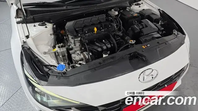 Hyundai The New Avante Hybrid 2021 — Photo 14/20