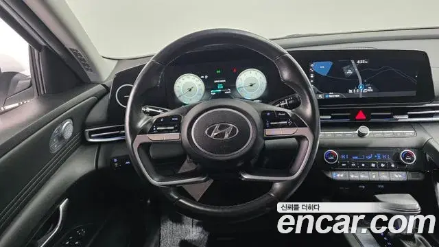 Hyundai The New Avante Hybrid 2021 — Photo 8/20