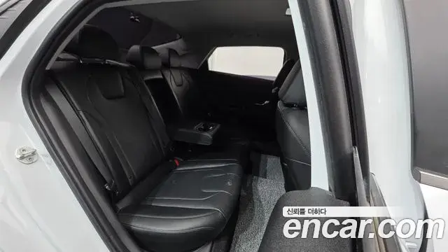 Hyundai The New Avante Hybrid 2021 — Photo 15/20