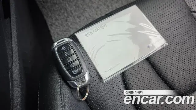 Hyundai The New Avante Hybrid 2021 — Photo 2/20