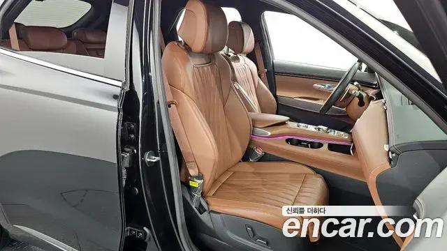 Genesis GV70 2022 — ფოტო 8/20