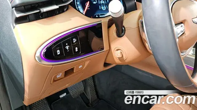 Genesis GV70 2022 — ფოტო 16/20
