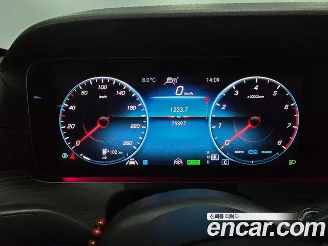 Mercedes-Benz E-Class 2022 — ფოტო 11/17