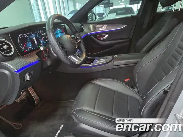 Mercedes-Benz E-Class 2022 — ფოტო 17/17