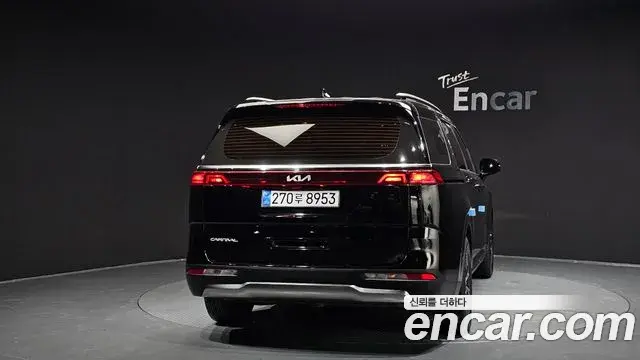 Kia Carnival 2023 — Şəkil 10/20