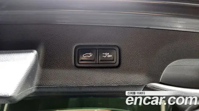 Kia Carnival 2023 — Şəkil 18/20