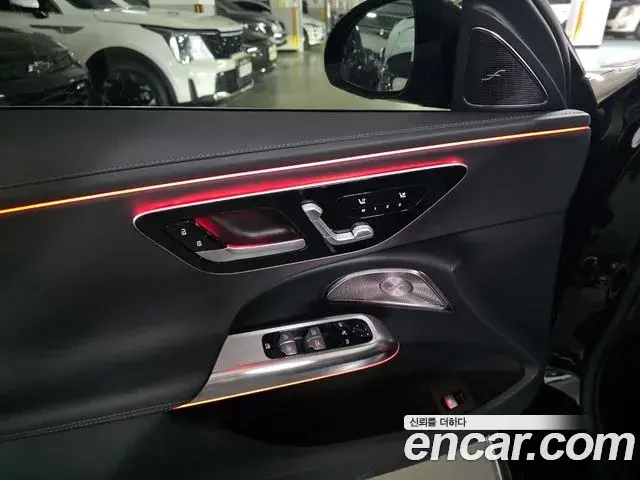 Mercedes-Benz E-Class 2024 — Photo 11/20