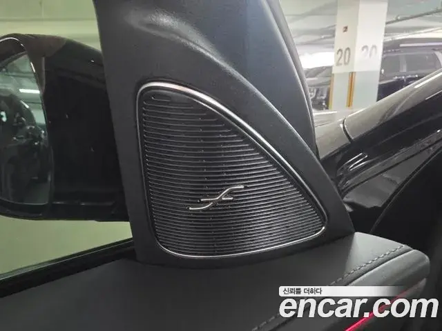 Mercedes-Benz E-Class 2024 — Photo 16/20