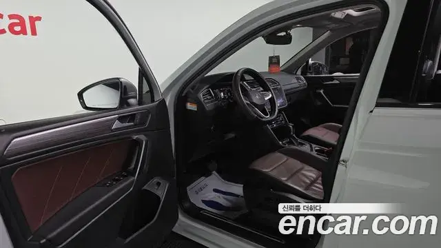 Volkswagen Tiguan Allspace 2022 — ფოტო 9/20