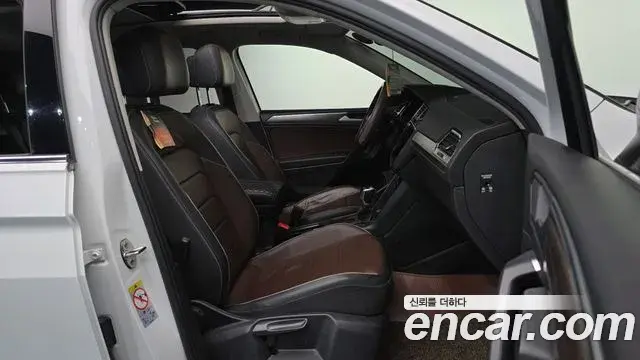 Volkswagen Tiguan Allspace 2022 — ფოტო 4/20
