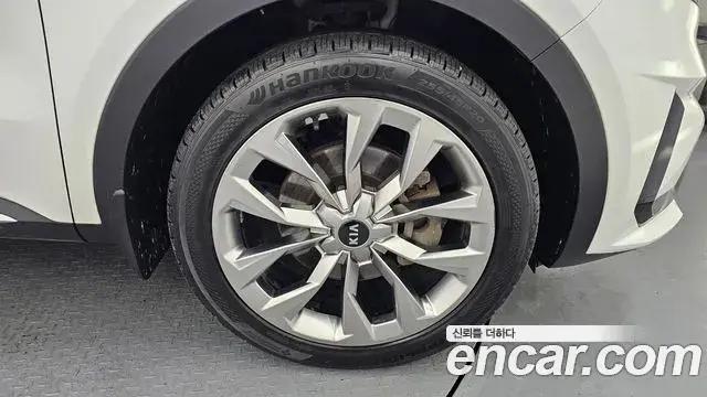Kia Sorento 2020 — Фото 5/20