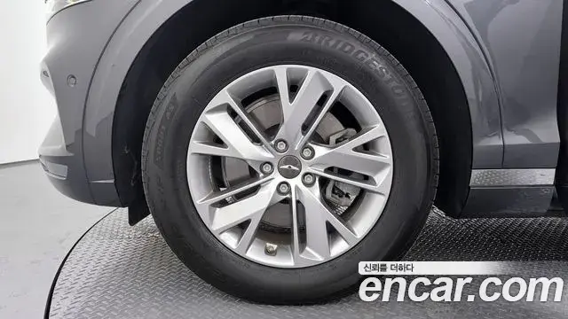 Genesis GV70 2022 — Şəkil 13/20