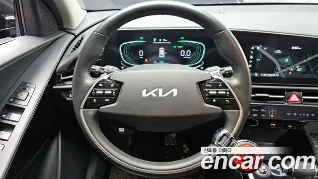 Kia Niro 2022 — Şəkil 13/20