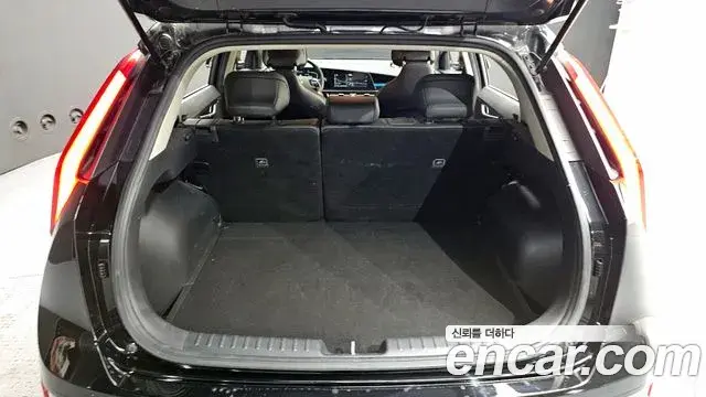 Kia Niro 2022 — Şəkil 12/20