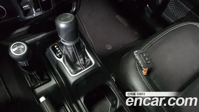 Jeep Wrangler 2022 — Photo 17/20