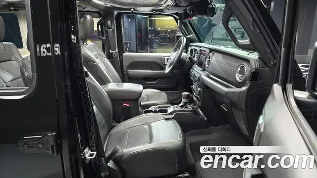 Jeep Wrangler 2022 — Photo 15/20