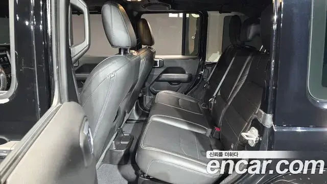 Jeep Wrangler 2022 — Photo 10/20