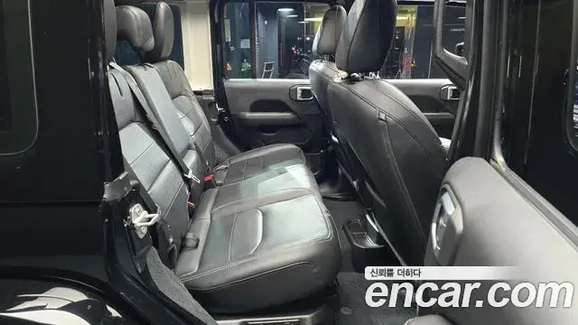 Jeep Wrangler 2022 — Photo 16/20