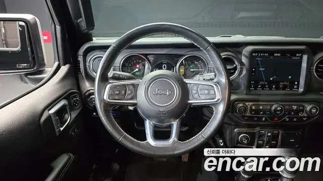 Jeep Wrangler 2022 — Photo 8/20