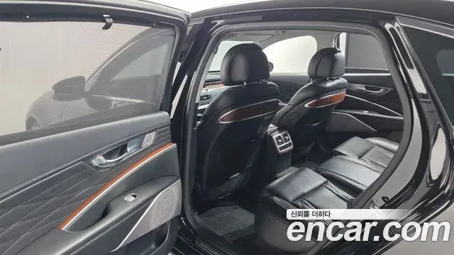 Kia The K9 2018 — Photo 17/20