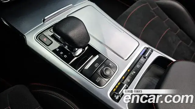 Kia Stinger Meister 2021 — Photo 10/20