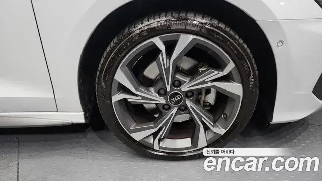 Audi A3 2024 — ფოტო 9/20