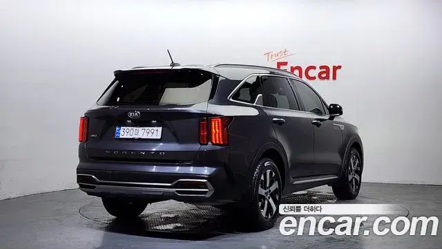 Kia Sorento 2021 — Фото 2/20