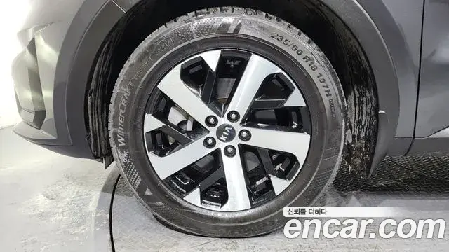 Kia Sorento 2021 — Фото 5/20
