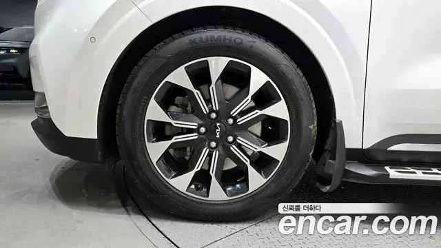 Kia Carnival 2022 — Фото 5/20