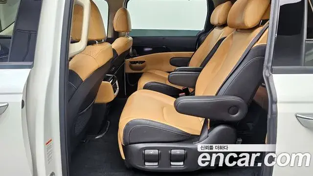 Kia Carnival 2022 — Фото 13/20