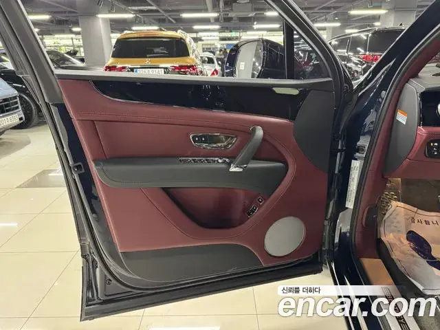 Bentley Bentayga 2020 — Şəkil 3/17