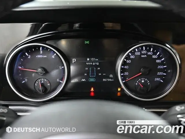 Kia Carnival 2022 — Photo 7/20