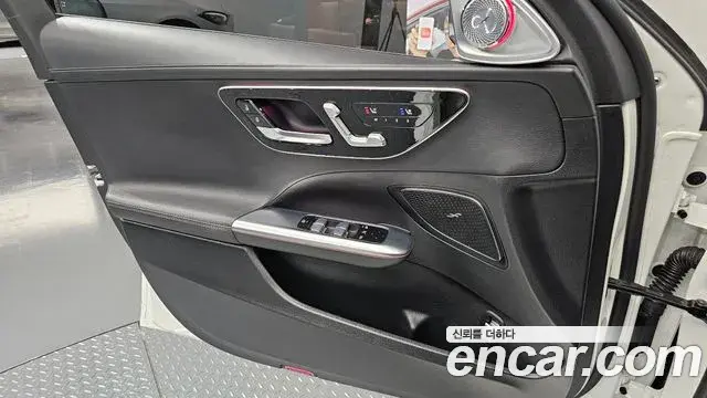 Mercedes-Benz C-Class 2022 — Photo 7/20