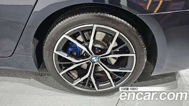 BMW 5 Series 2023 — ფოტო 5/20