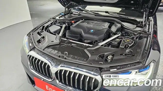 BMW 5 Series 2023 — ფოტო 20/20