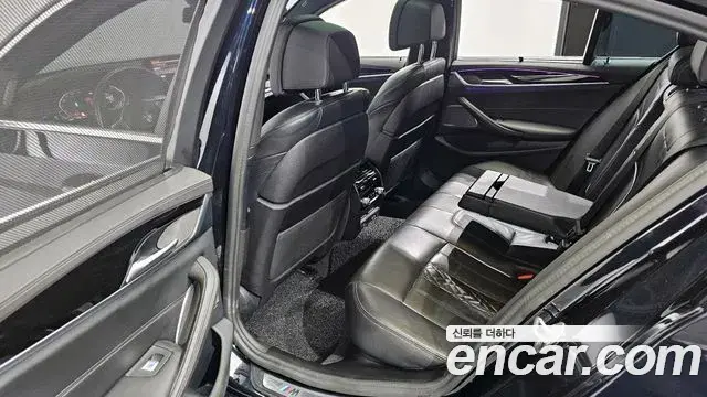 BMW 5 Series 2023 — ფოტო 15/20