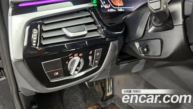 BMW 5 Series 2023 — ფოტო 12/20