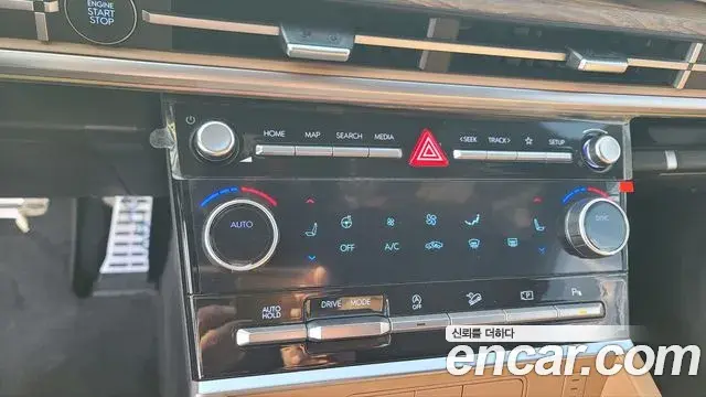 Hyundai Santa Fe 2023 — Фото 12/20