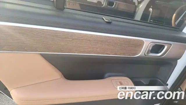 Hyundai Santa Fe 2023 — Фото 19/20