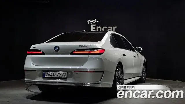 BMW 7 Series 2023 — Photo 17/20