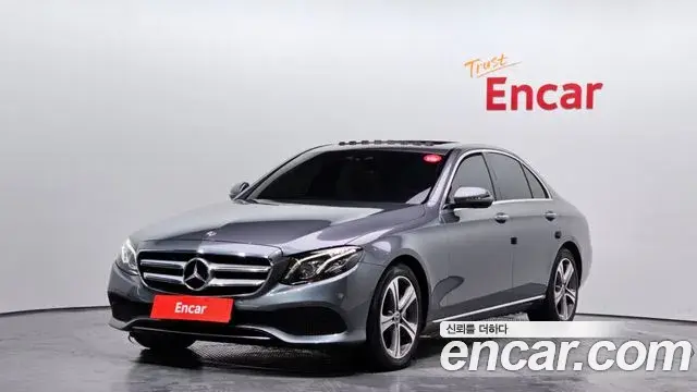 Mercedes-Benz E-Class 2018 — ფოტო 15/20