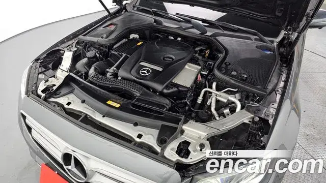 Mercedes-Benz E-Class 2018 — ფოტო 7/20
