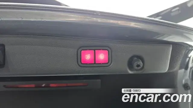 Mercedes-Benz E-Class 2018 — ფოტო 20/20